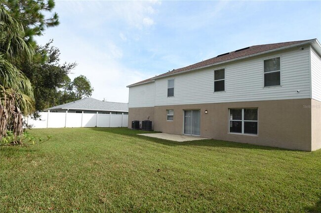 Building Photo - 27 Riverdale Ln