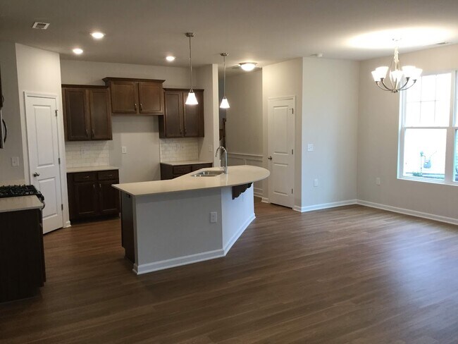 Building Photo - 6061 Beale Loop