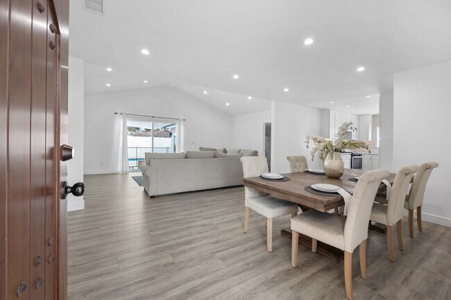 Foto del edificio - 18015 Collins St