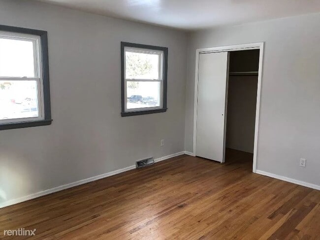 Building Photo - 2 br, 1 bath House - 40 Commodore St