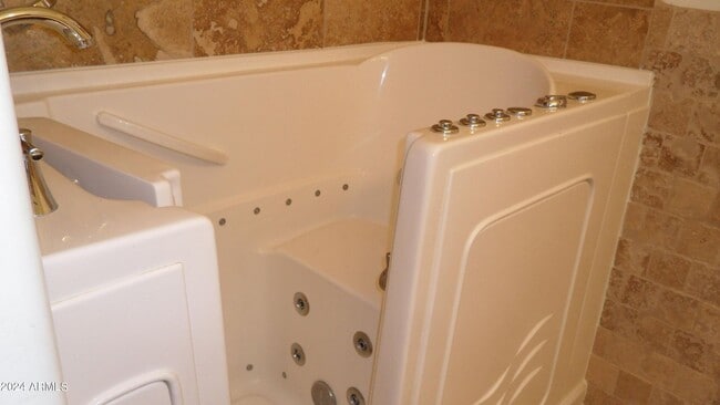 Foto del edificio - Large 3 Bed, All Appliances, Ready for Move In!