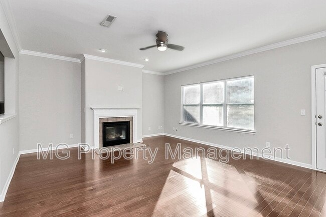 Foto del edificio - 8116 Dumphries Dr