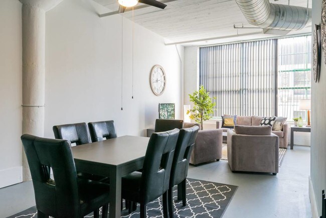 Building Photo - 1529 Washington Ave