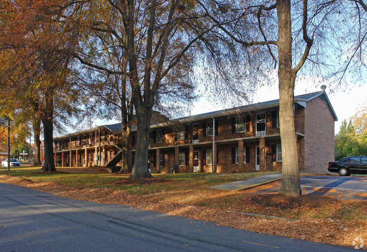 Building Photo - greenwood Maner