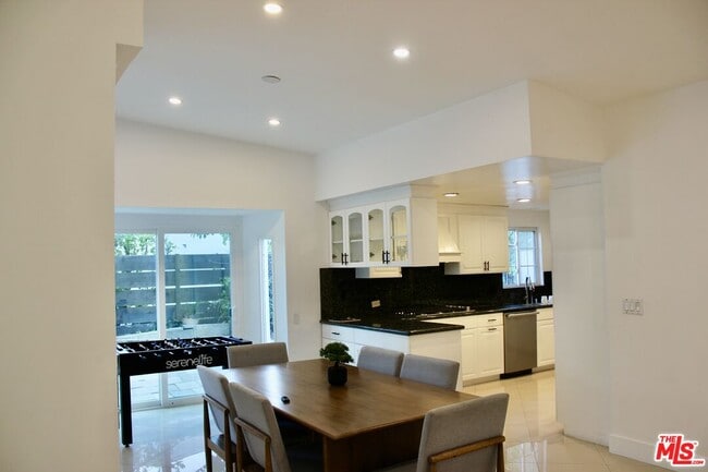 Foto del edificio - 1265 Bienveneda Ave