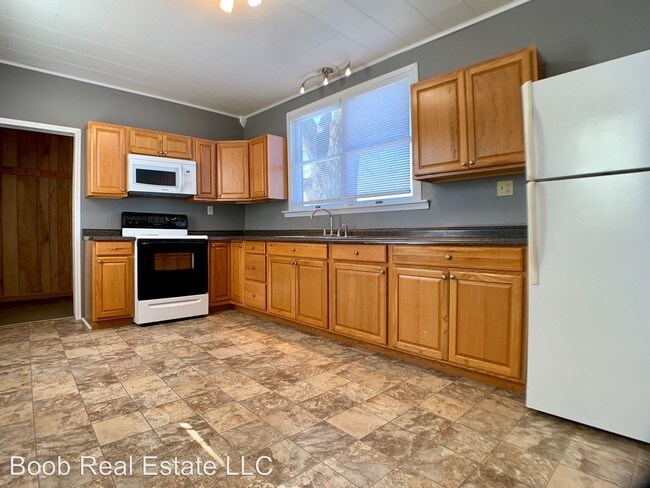 Foto del edificio - 826-828 Lower Creek Rd