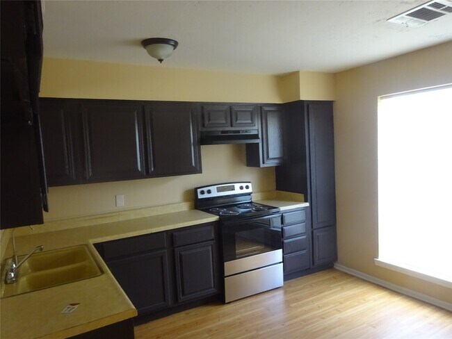 Building Photo - 7411 Bahia Ln