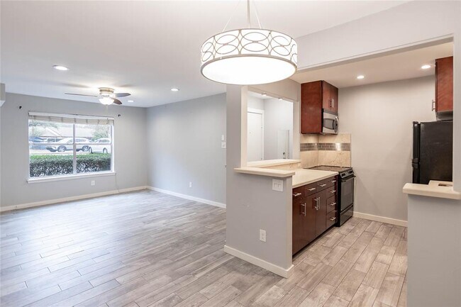 Foto del edificio - 8210 Bent Tree Rd