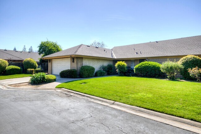 Foto del edificio - 1067 W Sierra Ave