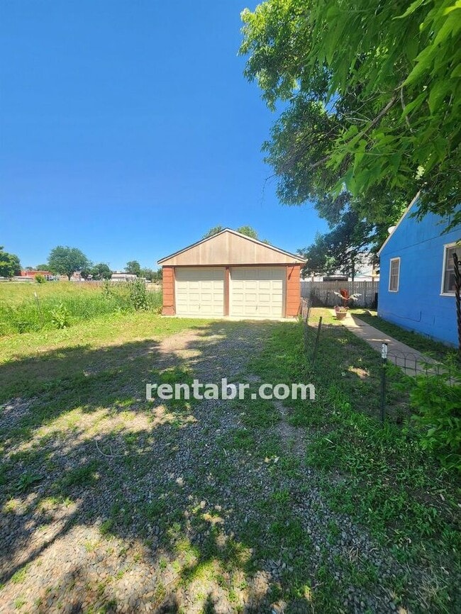 Building Photo - 565 East Street