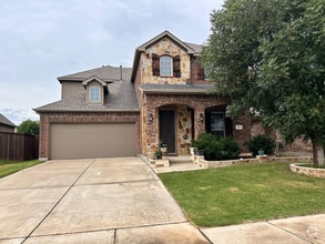 Building Photo - 704 Ely Ct