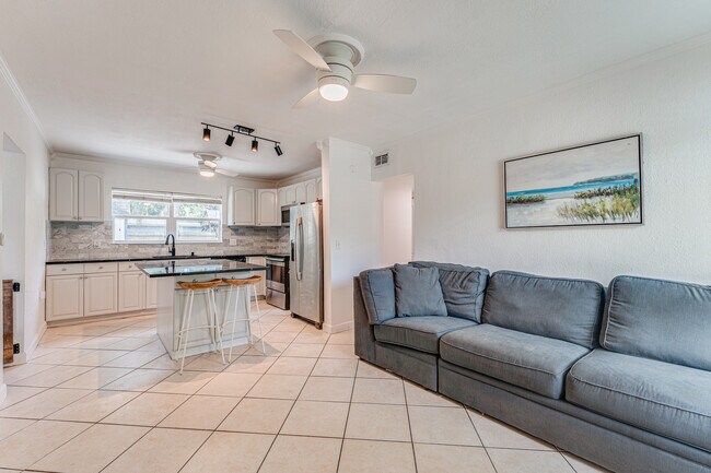 Foto del edificio - 3520 W Price Ave