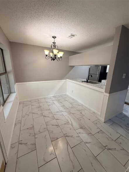 Building Photo - 723 Pebble Beach Dr