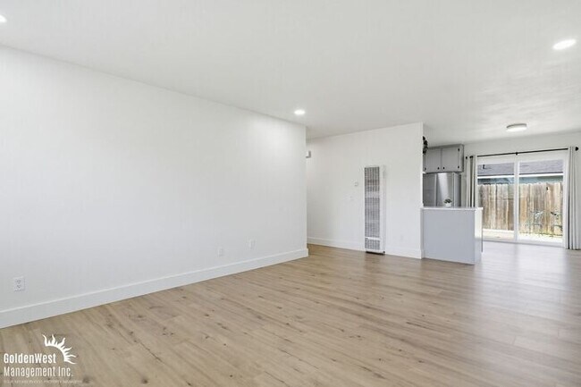 Foto del edificio - Beautifully Remodeled 3Bdm 2Ba Home in Prime Imperial Beach Location!