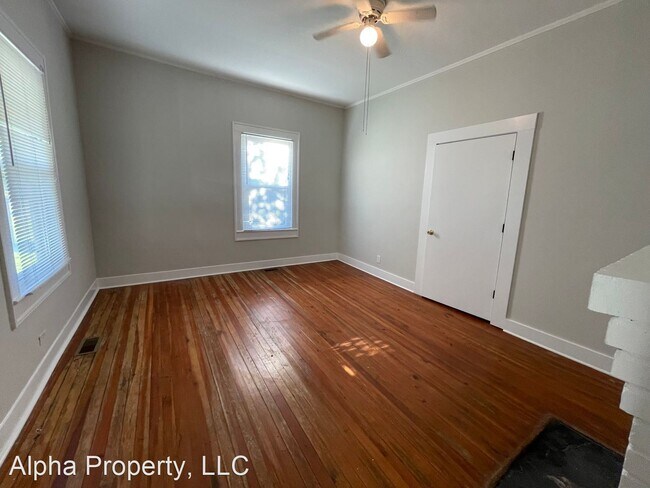 Foto del edificio - 2 br, 1 bath House - 4 Stewart Ave