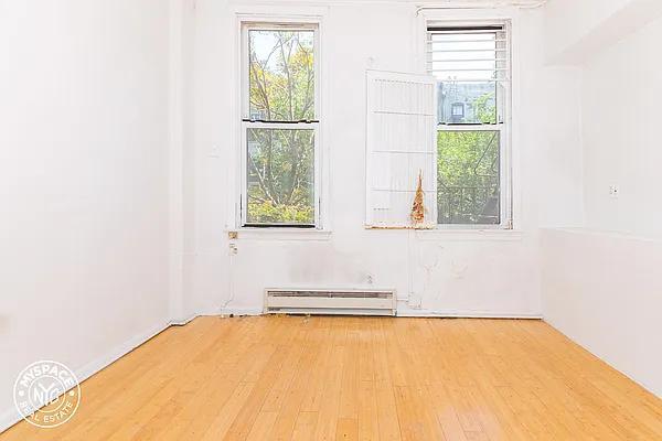 Building Photo - 304 Troutman St