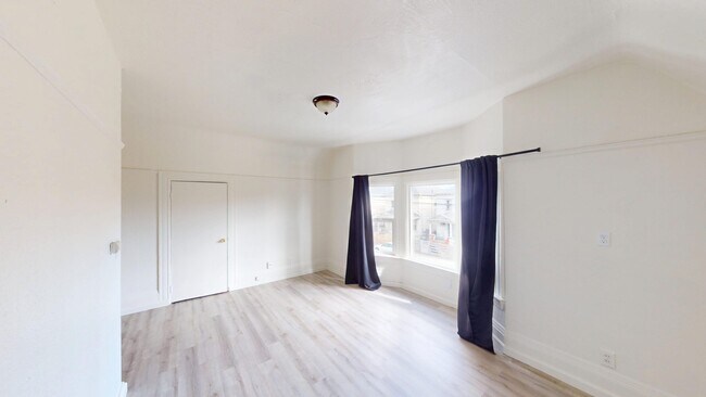 Building Photo - 1128 34th St