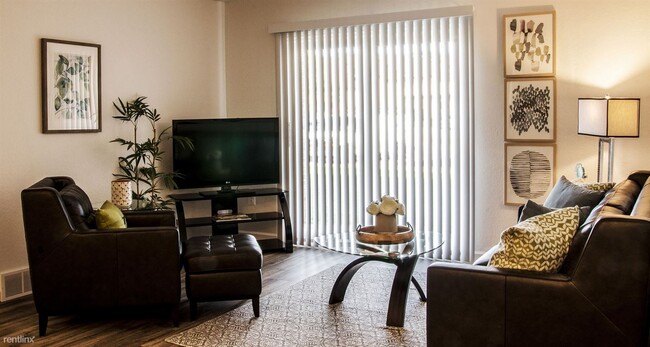 Foto del edificio - 45600 Oak Hill Blvd