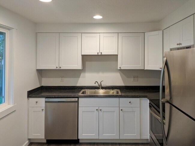 Cocina - 14513 NE Juniper Avenue