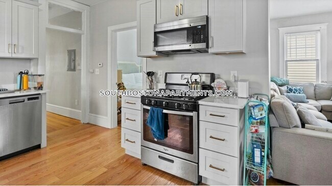 Building Photo - 247 L St