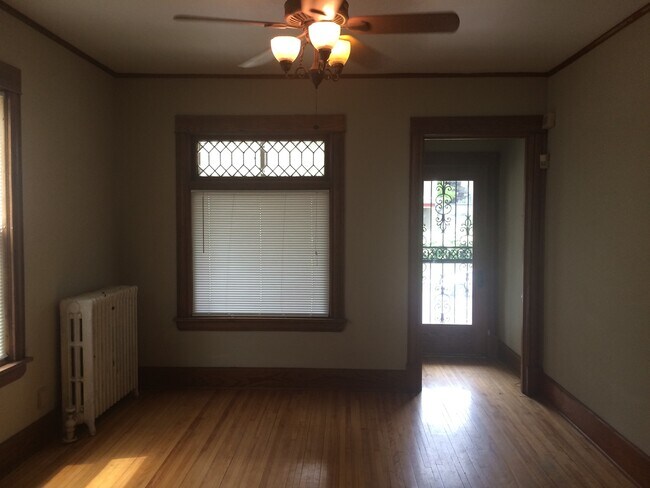 Foto del edificio - 2745 Colfax Ave South
