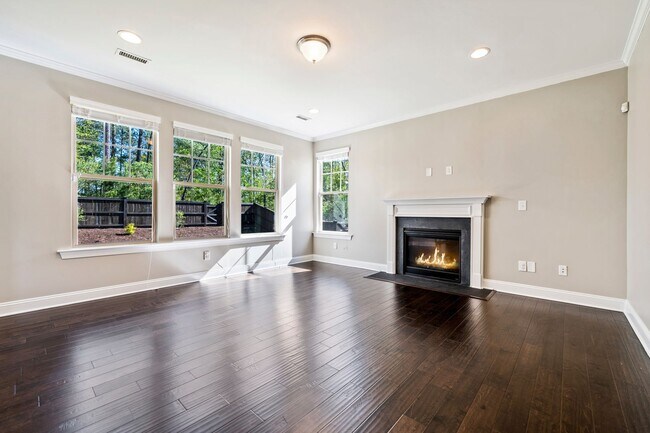 Building Photo - AVAILABLE IN MAY!  Stunning, like-new 4 bedroom, 4 bath home with large fenced yard!