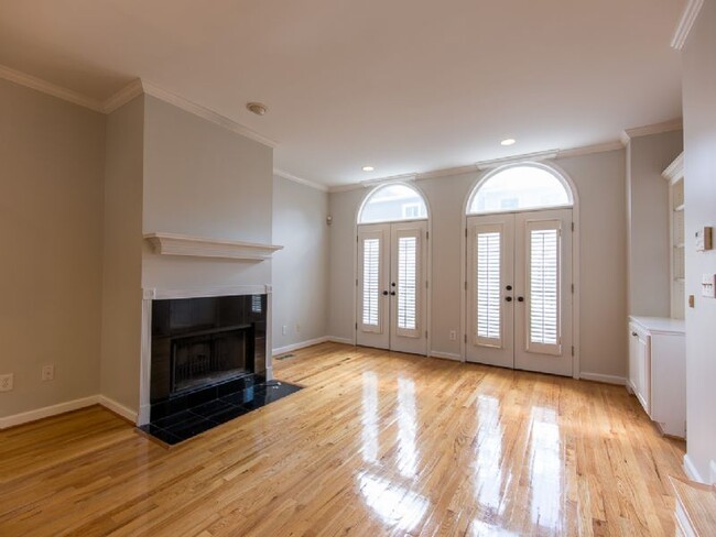 Building Photo - Midtown's Best kept Secret....