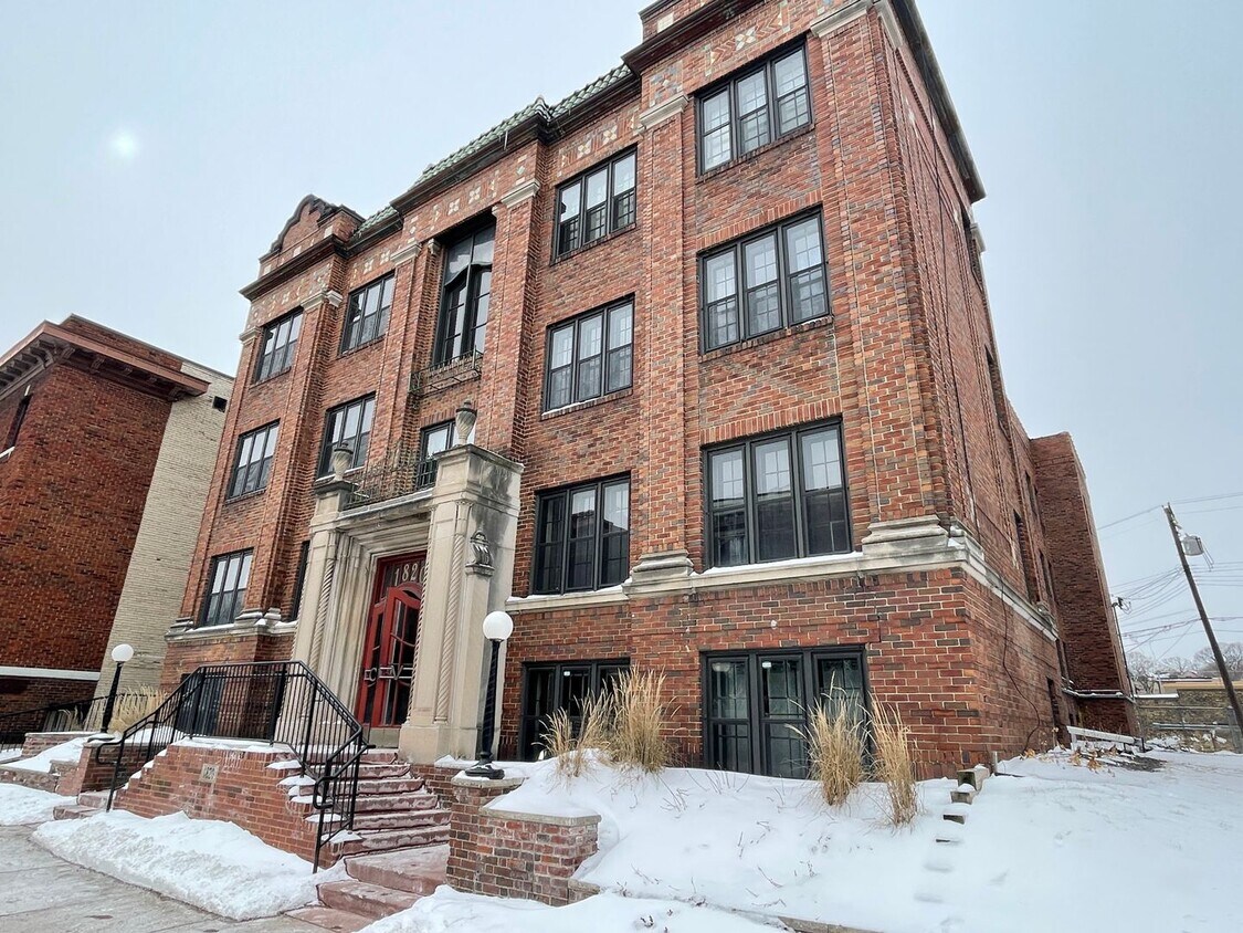 Primary Photo - South Minneapolis Condo, Hardwood Floors, ...