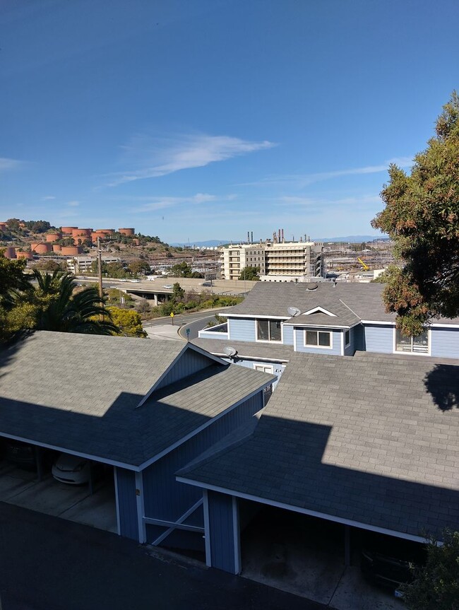 Foto del edificio - Penthouse in Point Richmond