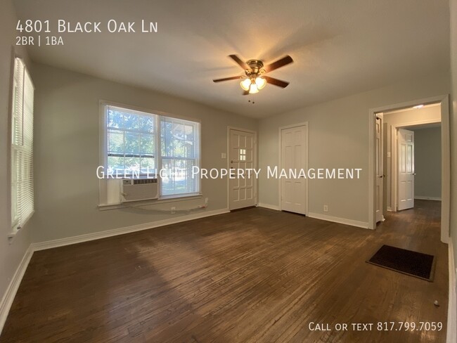 Foto del edificio - 4801 Black Oak Ln