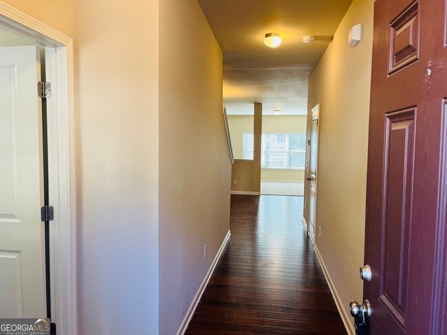 Building Photo - 261 Stillwood Dr