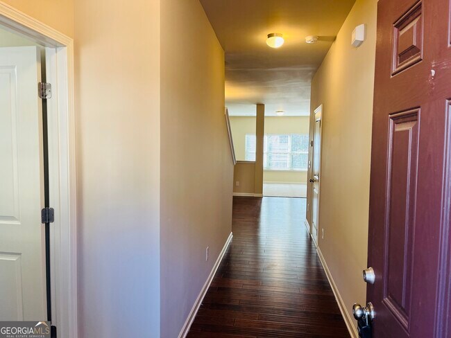 Foto del edificio - 261 Stillwood Dr