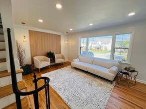 Building Photo - 1514 Parker Dr