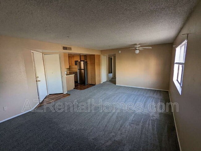 Foto del edificio - 8155 E Roosevelt St