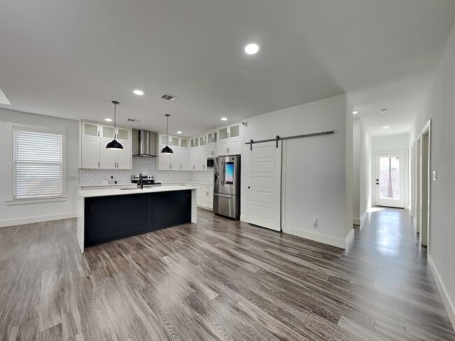 Foto del edificio - 1920 Carver Ave