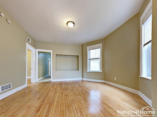 Building Photo - 5131 S May St Unit 1