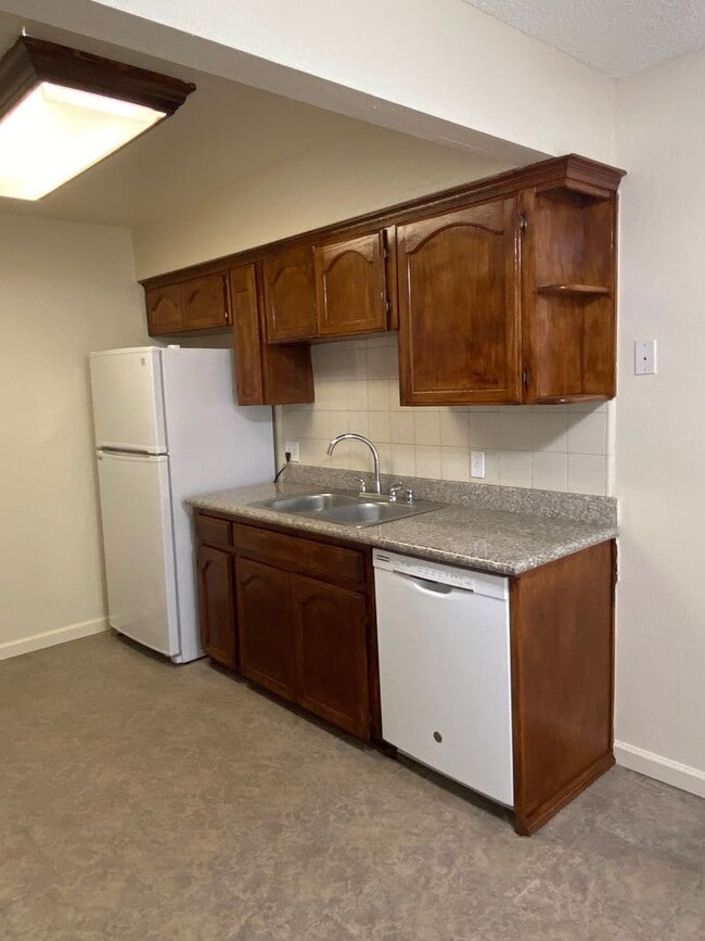 Building Photo - Apartment for rent