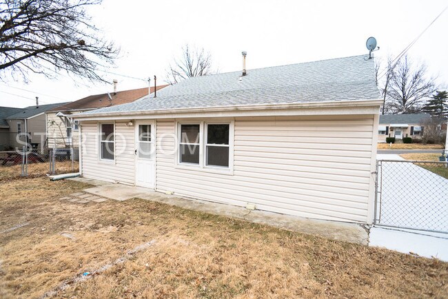 Building Photo - 10753 St Xavier Ln