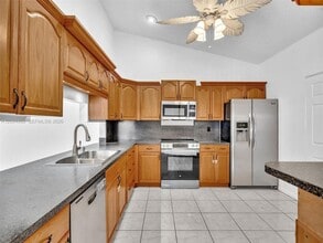 Building Photo - 5201 SW 31st Ave