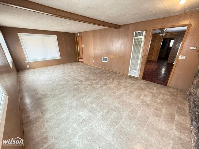Building Photo - 701 N 20th Ave