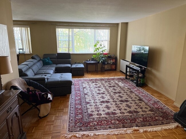 Photo - 893 Farmington Ave House