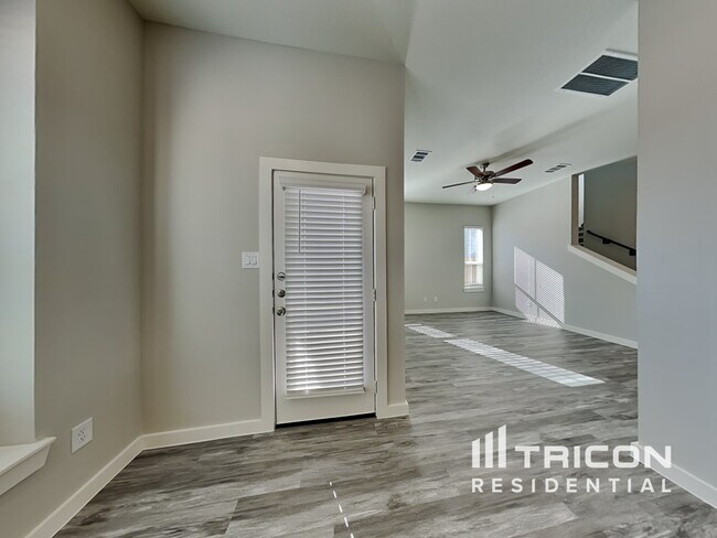 Building Photo - 9835 Willow Creek Commerce Dr 108 Tomball TX