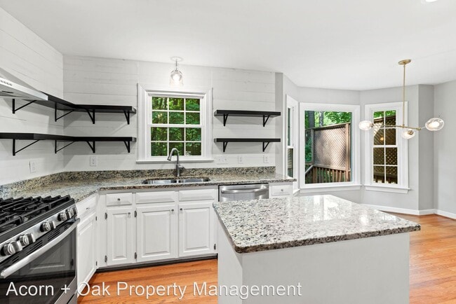 Building Photo - 3 br, 2.5 bath House - 2115 Meade Lane