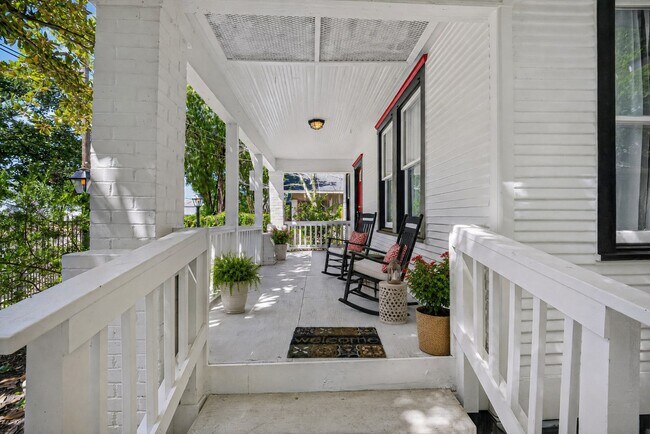 Foto del edificio - 422 N Hutcheson St