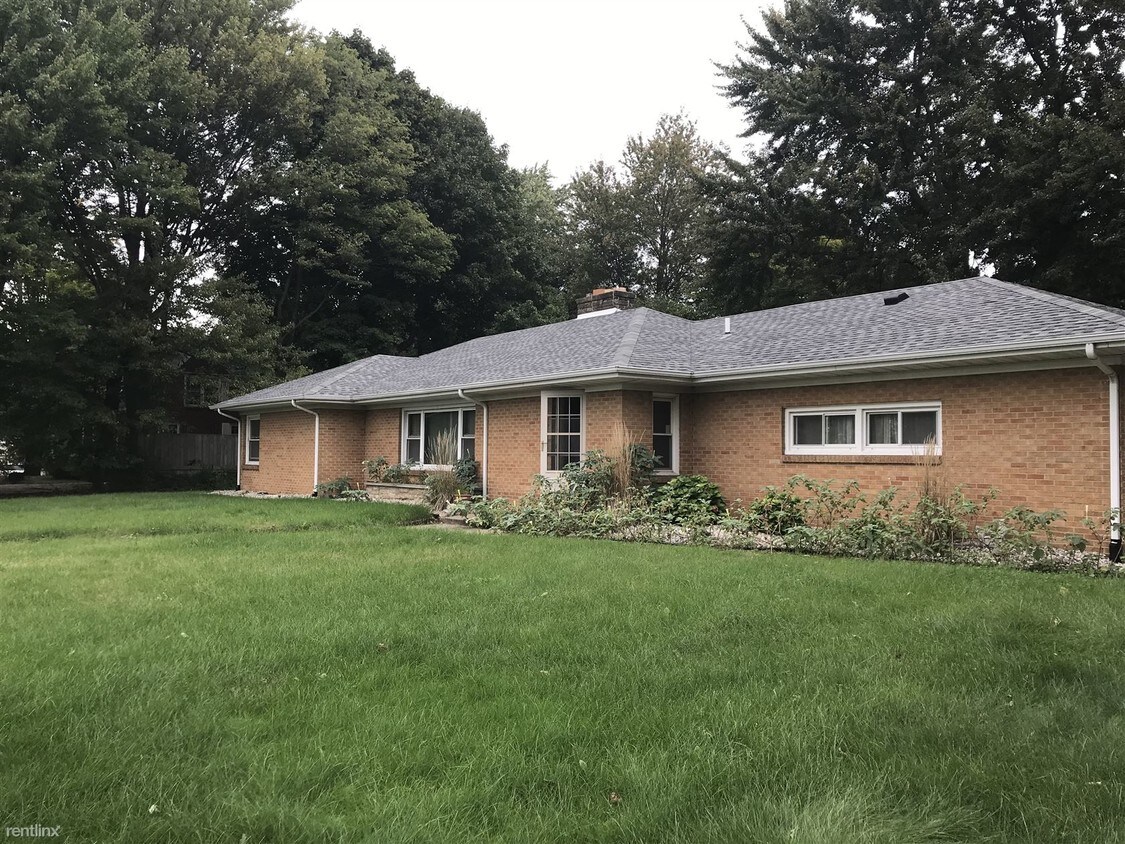 3 Br 2 Bath House 141 S Drake Rd House For Rent In Kalamazoo Mi Apartments Com