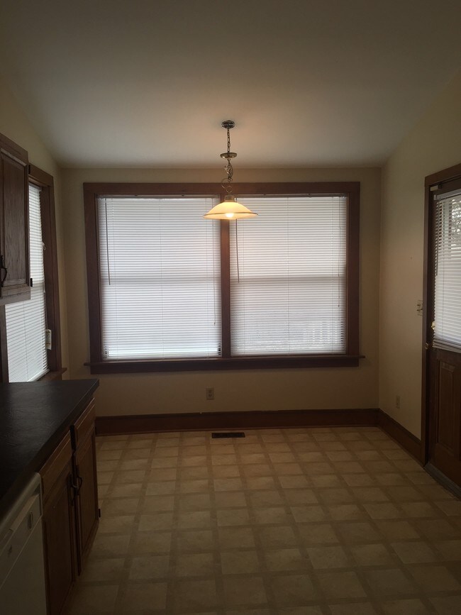 Building Photo - 3635 Washburn St