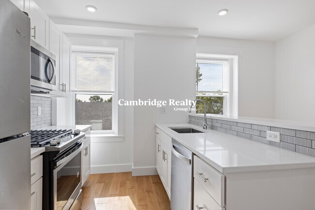 Building Photo - 309 Columbia St