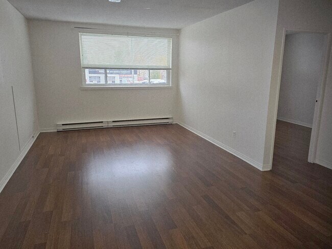 Building Photo - 89 Ontario St N