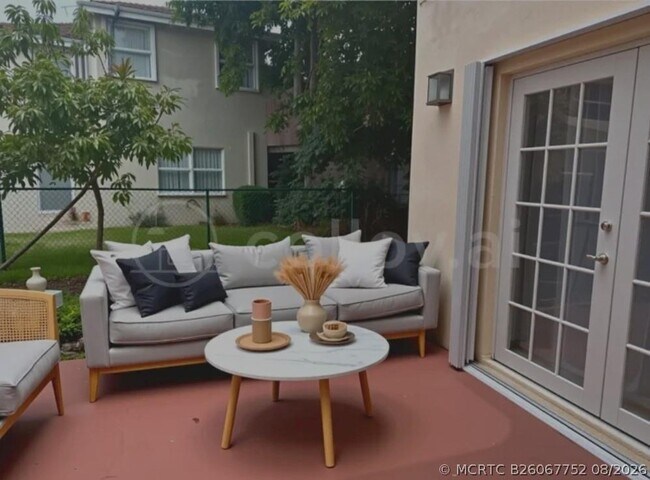 Foto del edificio - 4151 Eastridge Cir