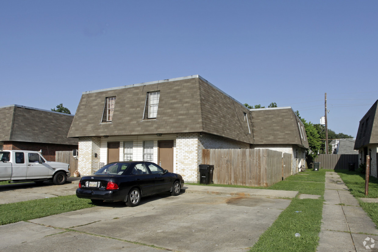 Primary Photo - 3201-3217 Kabel Dr